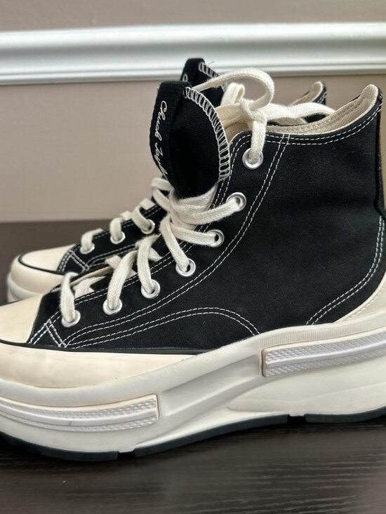 Converse - Picture 2 of 2